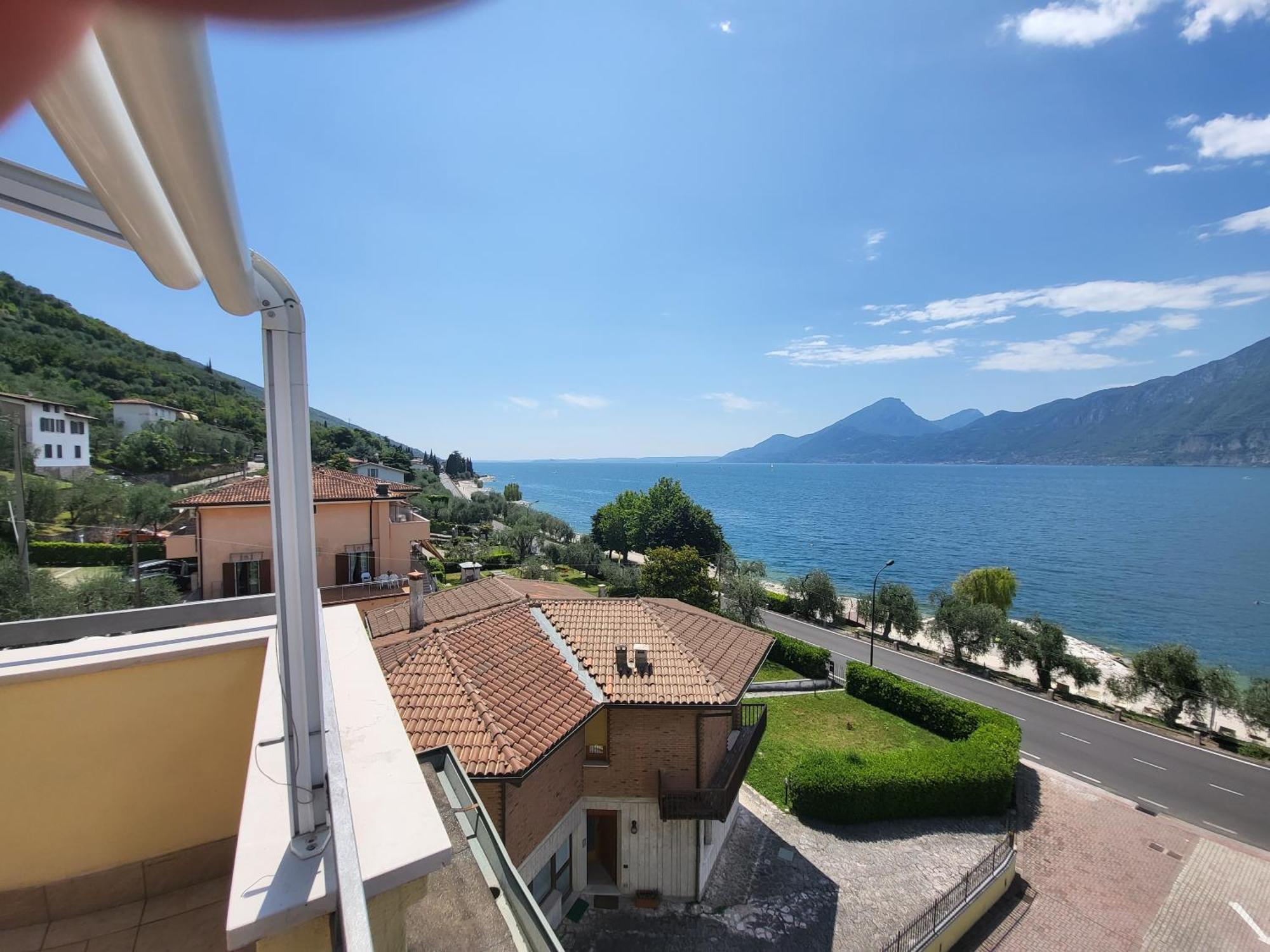 Penthouse Casa Alkea Masse Lake View Бренцоне-суль-Гарда Экстерьер фото