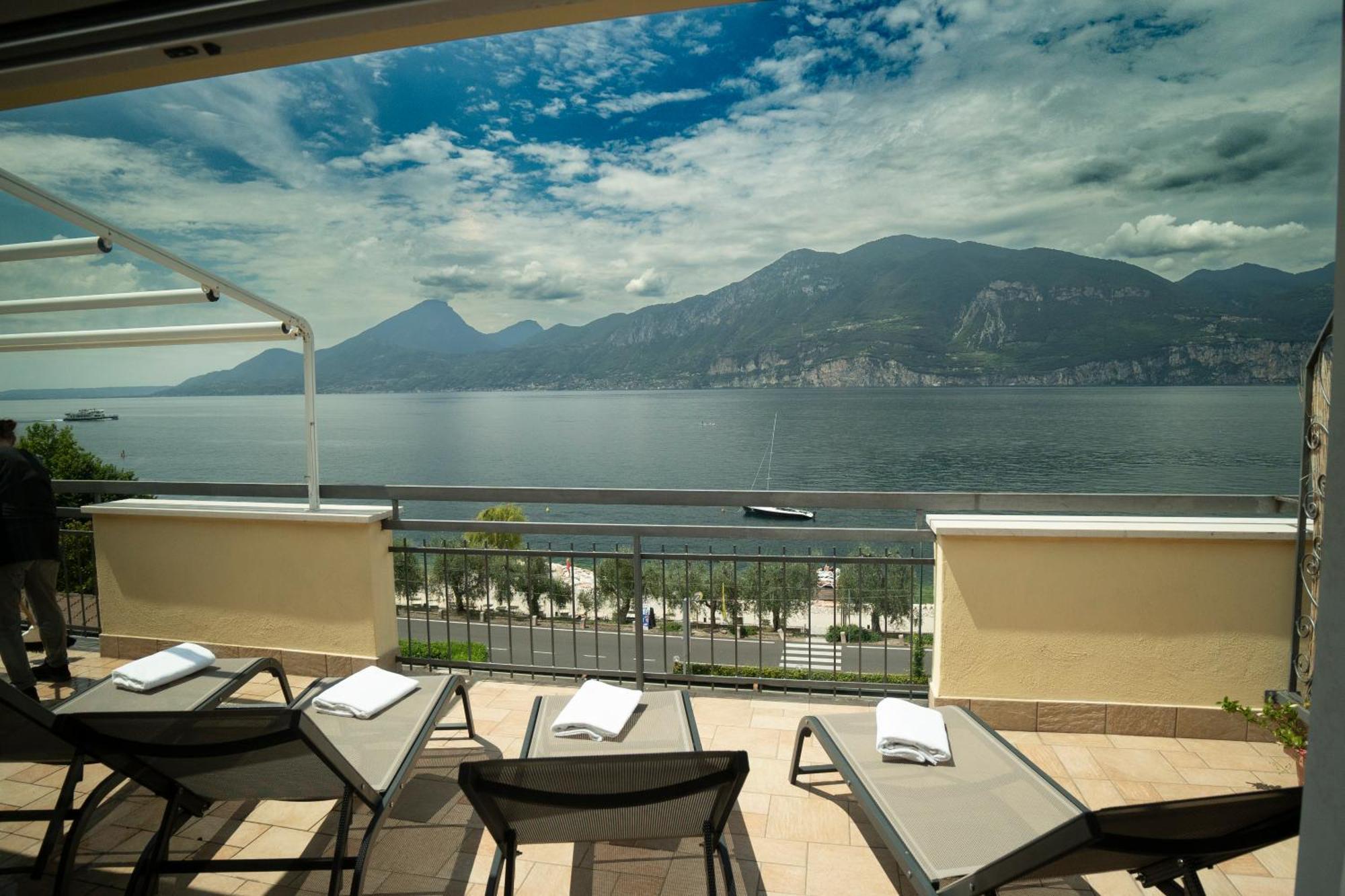 Penthouse Casa Alkea Masse Lake View Бренцоне-суль-Гарда Экстерьер фото